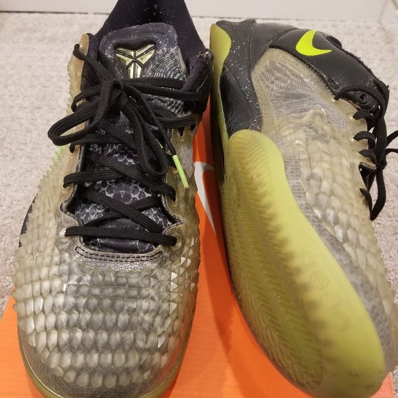 Nike Kobe 8 SS Christmas (2013) - Size 11.5 main image 5